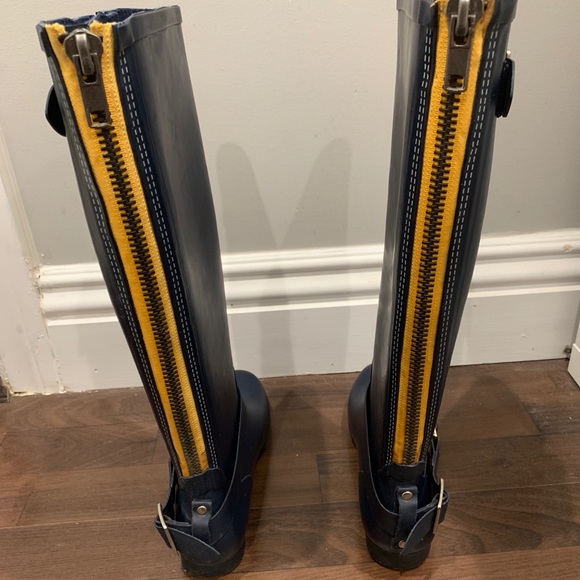 Steve Madden Navy rain boots - Picture 3 of 6